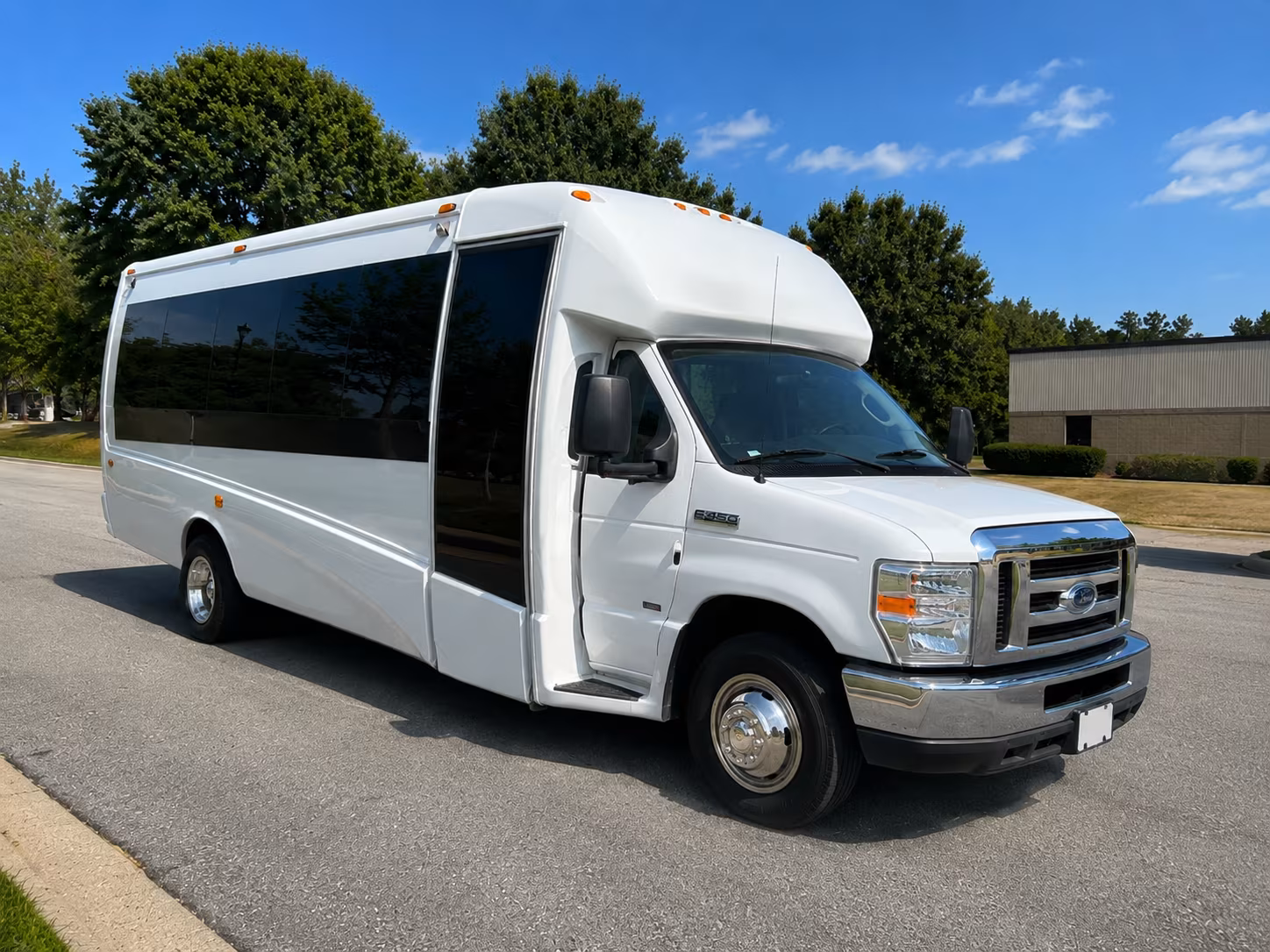 minibuses for tampa bridal party transportation on the wedding day