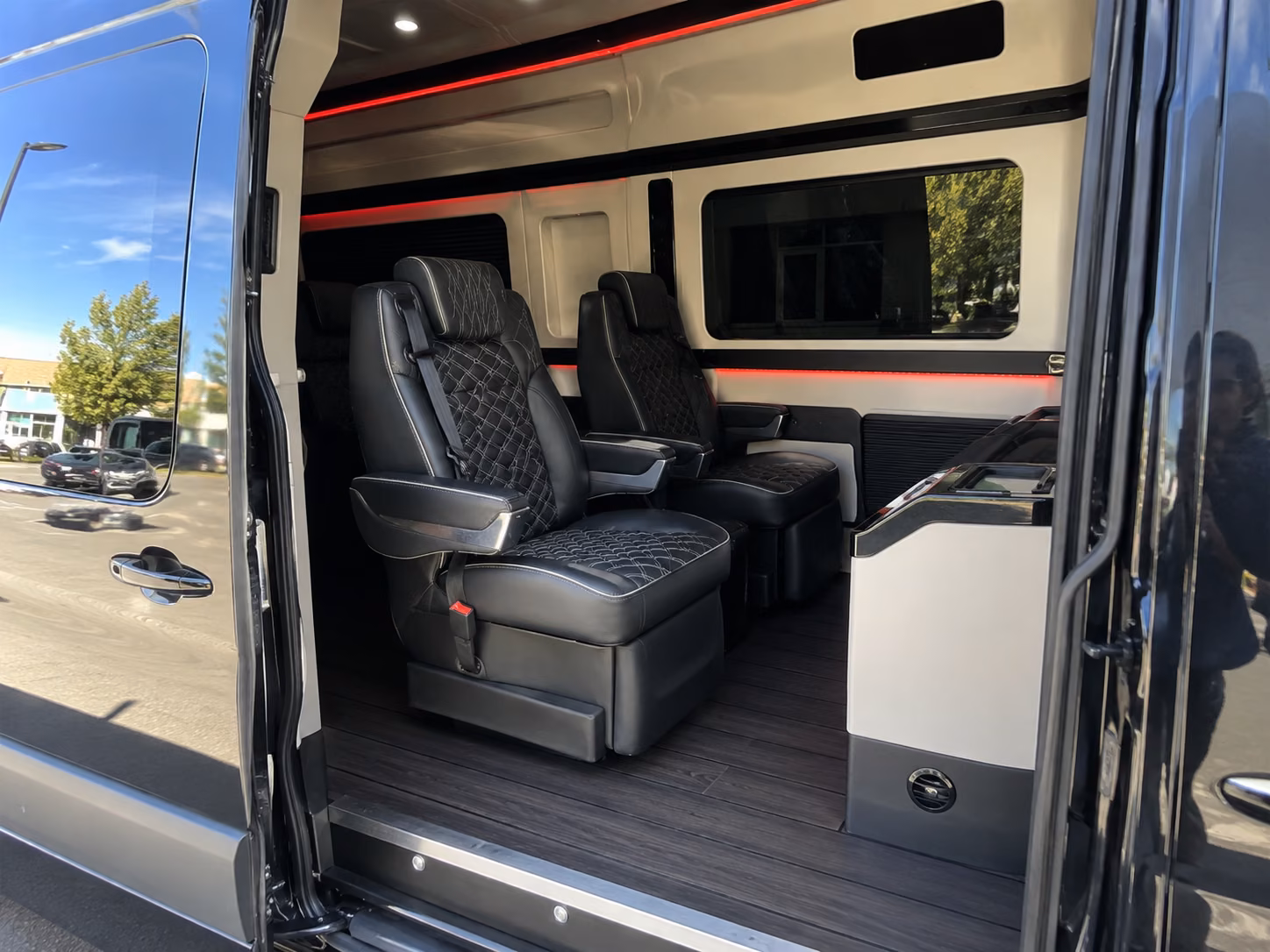 sprinter vans and small group wine tour buses around tampa bay